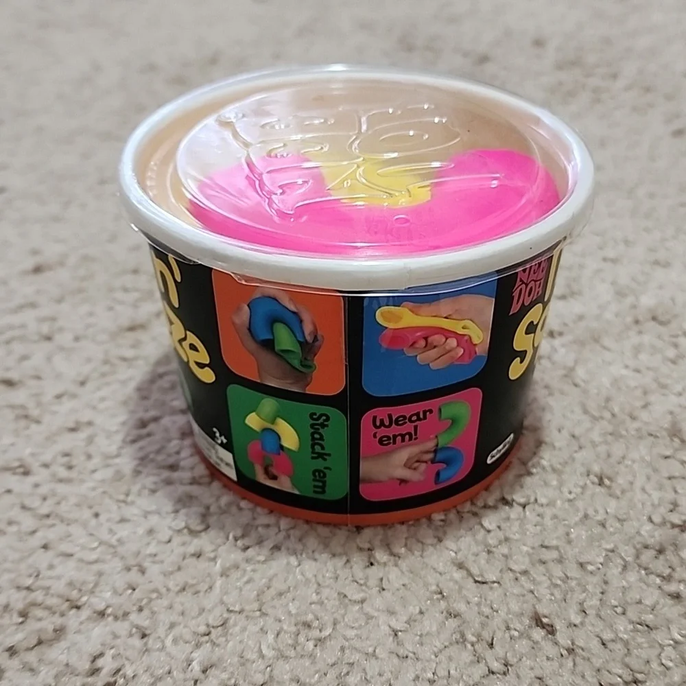 Nee Doh Mac N' Squeeze - Picture 2 of 3